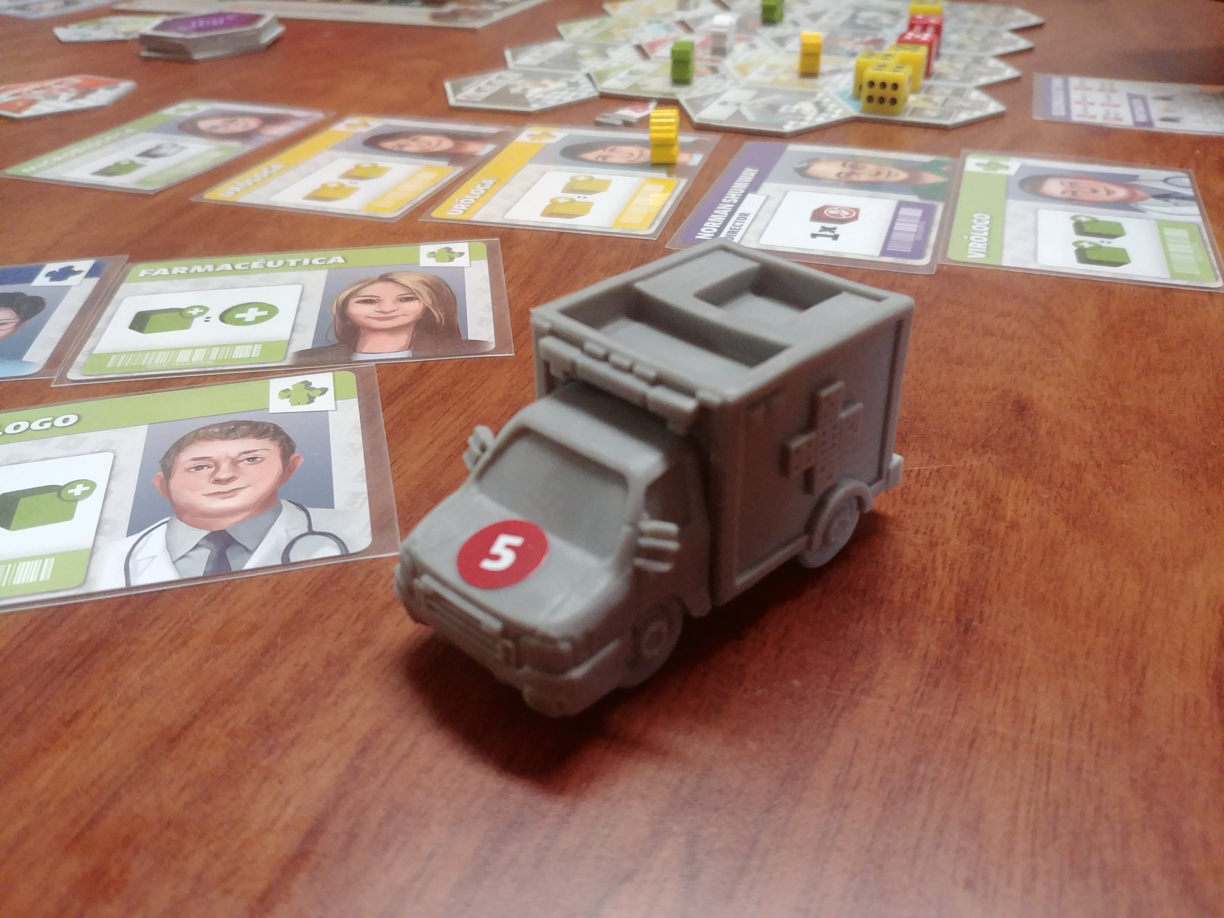 PRIMERAS IMPRESIONES: DICE HOSPITAL